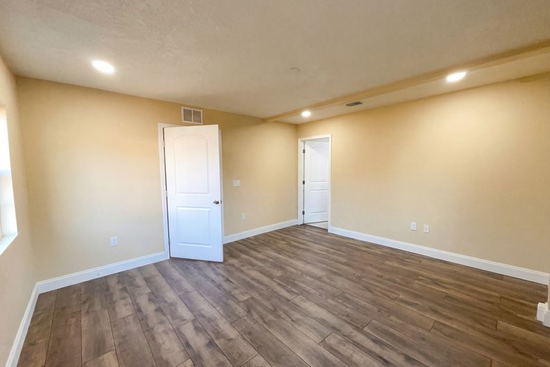 Photo 4 of 22 of 546 Gifford Ct, Deltona, FL