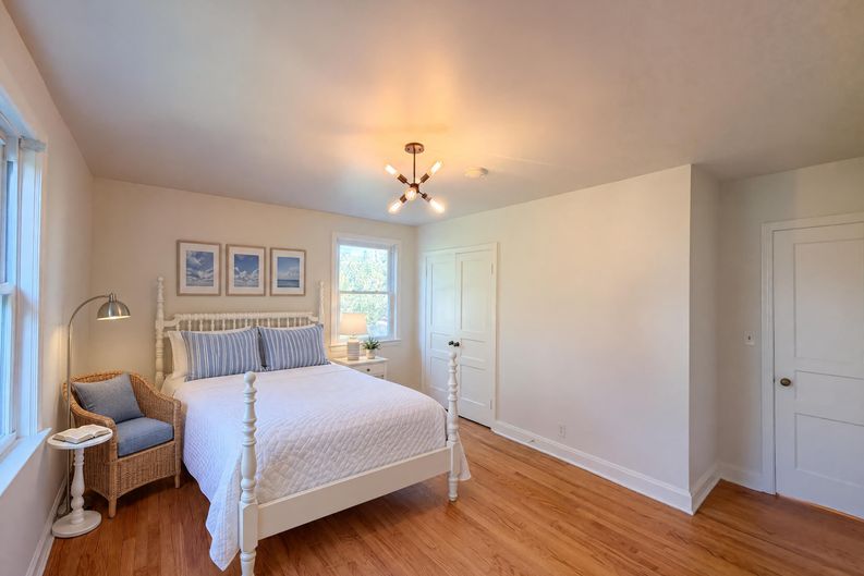 Photo 13 of 27 of 909 Tower Pl, Nashville, TN