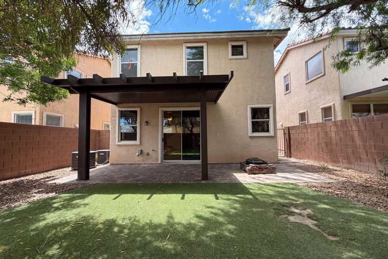 Photo 5 of 25 of 7478 Benlomond Ave, Las Vegas, NV