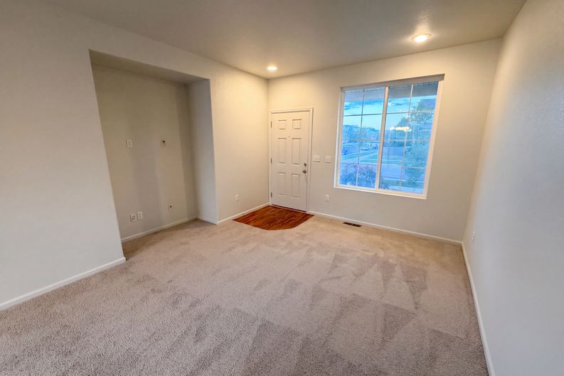 Photo 13 of 35 of 5573 Killarney Ct, Denver, CO