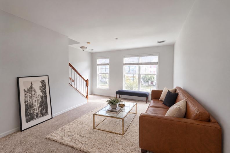 Photo 3 of 25 of 15613 John Diskin Cir, Woodbridge, VA