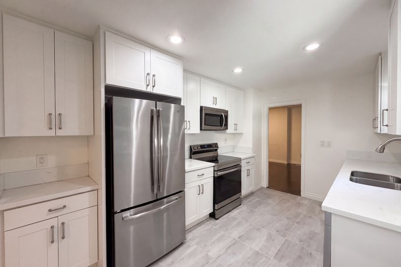 Photo 7 of 26 of 605 Ash St, Lake Oswego, OR