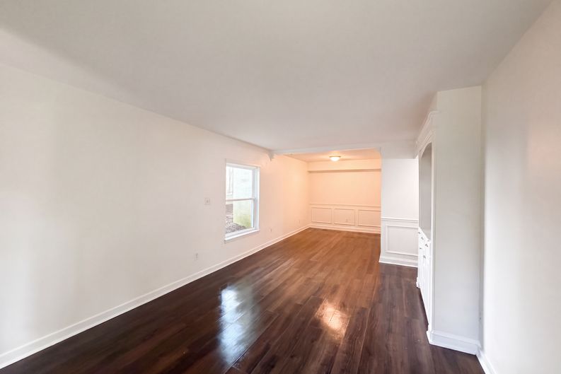 Photo 6 of 16 of 7040 Longstreet Dr, Raleigh, NC