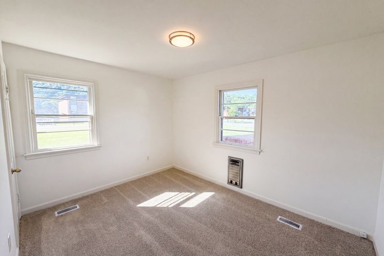 Photo 17 of 25 of 2205 Adair Dr, Knoxville, TN