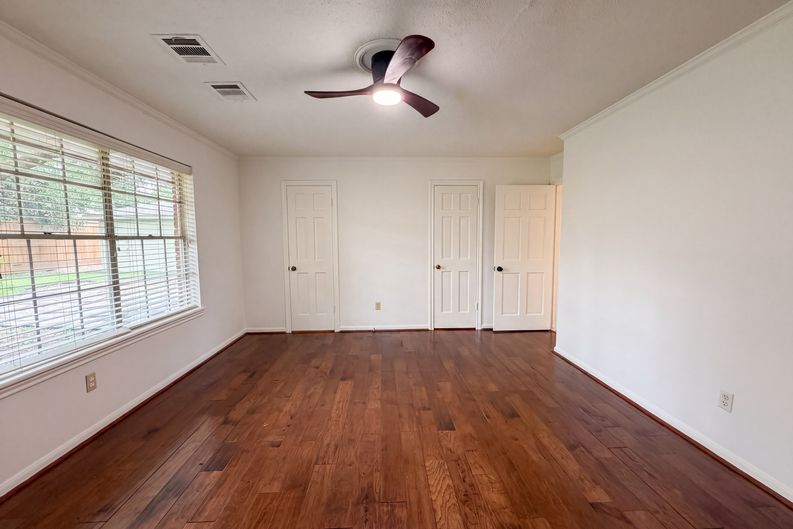 Photo 15 of 27 of 5615 Spanish Oak Dr, Houston, TX