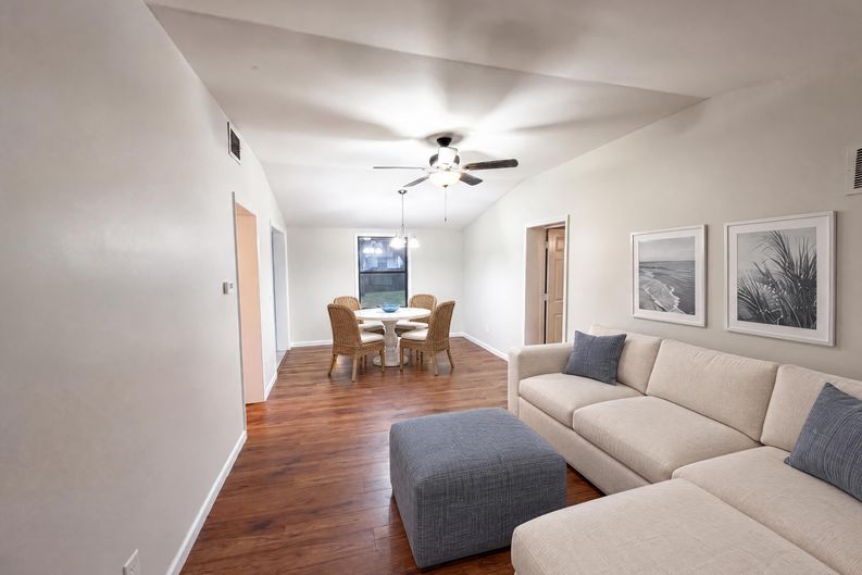 Photo 3 of 20 of 3004 Hunkin Cir, Deltona, FL