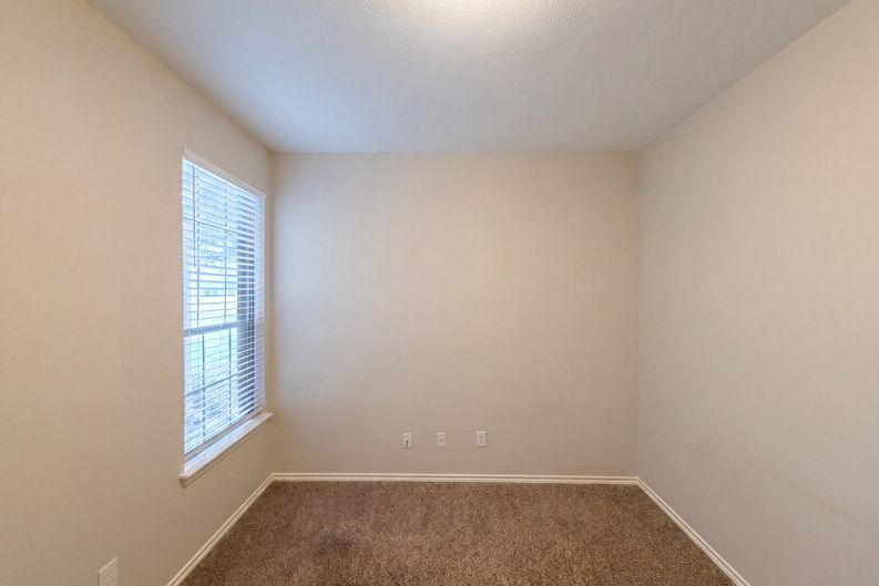Photo 12 of 20 of 1205 Kachina Ln, Haslet, TX