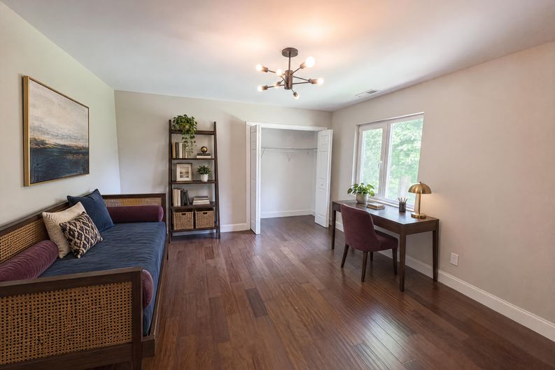 Photo 18 of 43 of 37045 Chagrin Blvd, Chagrin Falls, OH