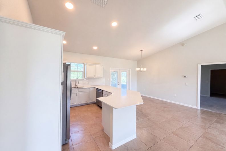 Photo 7 of 19 of 2925 N Lowell Rd, Avon Park, FL