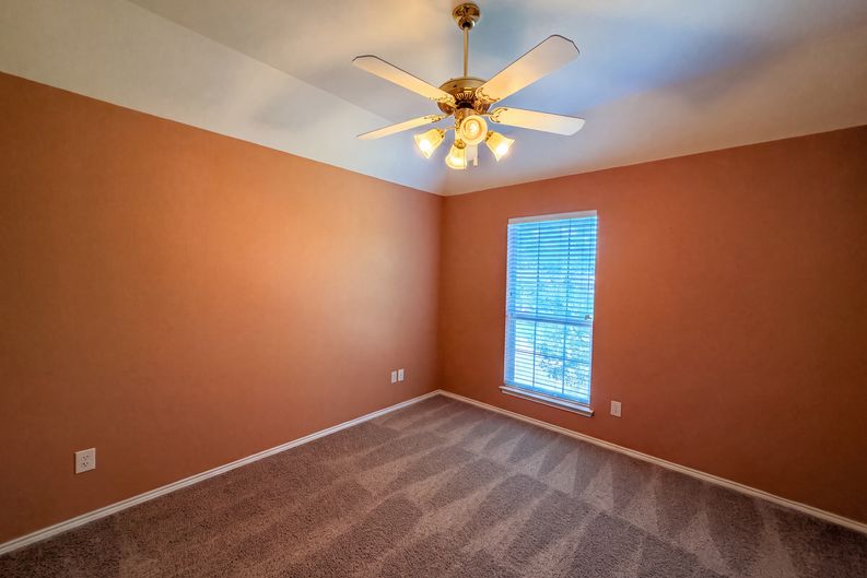 Photo 14 of 22 of 1311 Stanford Dr, Rockwall, TX