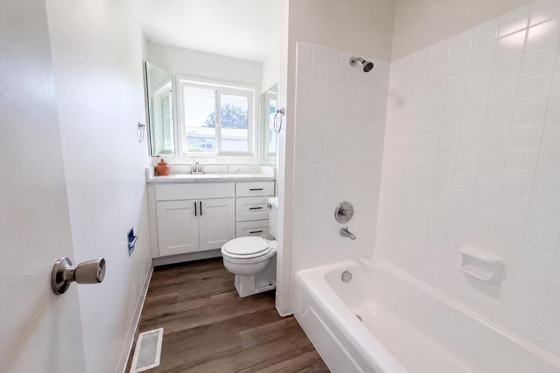 Photo 15 of 23 of 1573 NE Barberry Dr, Hillsboro, OR