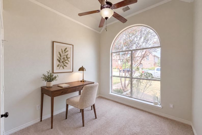 Photo 15 of 26 of 8703 Stonecrest Dr, Irving, TX