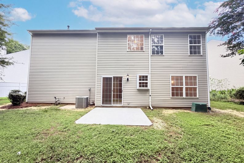Photo 5 of 22 of 14542 Arbor Ridge Dr, Charlotte, NC