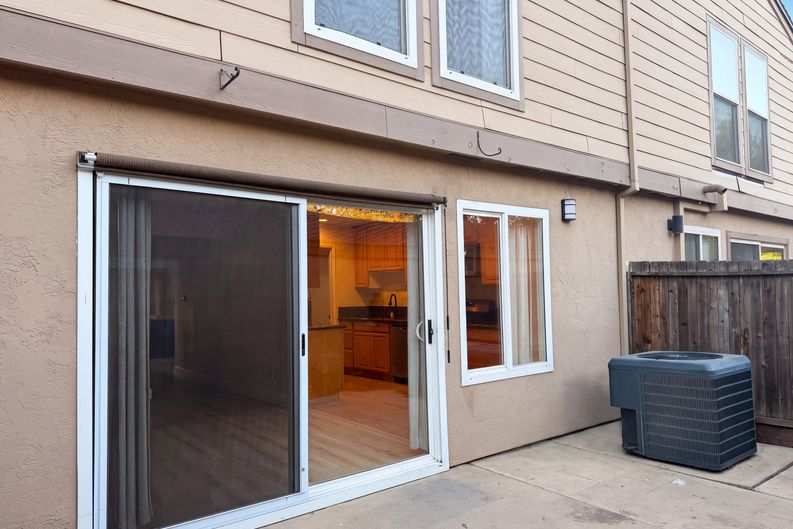 Photo 5 of 40 of 208 Touchstone Pl, West Sacramento, CA