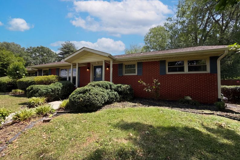 Photo 15 of 17 of 1119 Walton Dr, Murfreesboro, TN
