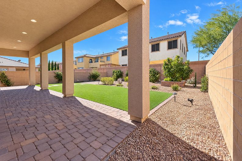 Photo 3 of 22 of 6137 Bugsy St, North Las Vegas, NV