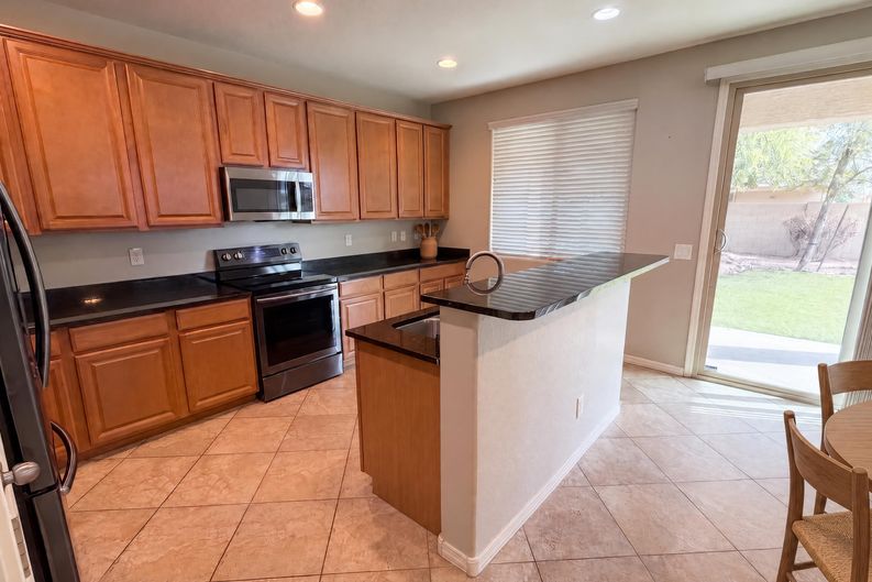 Photo 6 of 42 of 11719 W Port Au Prince Ln, El Mirage, AZ