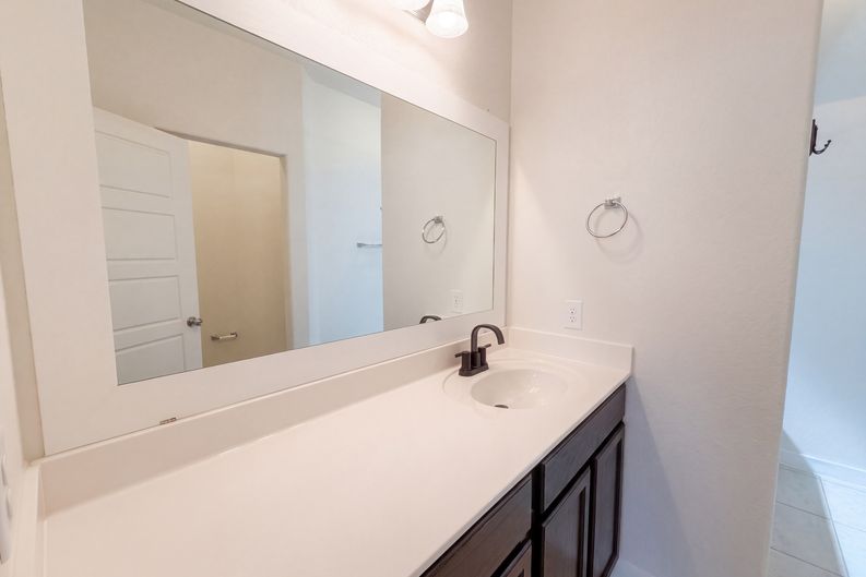 Photo 21 of 27 of 2101 Rivers Edge Way, Austin, TX