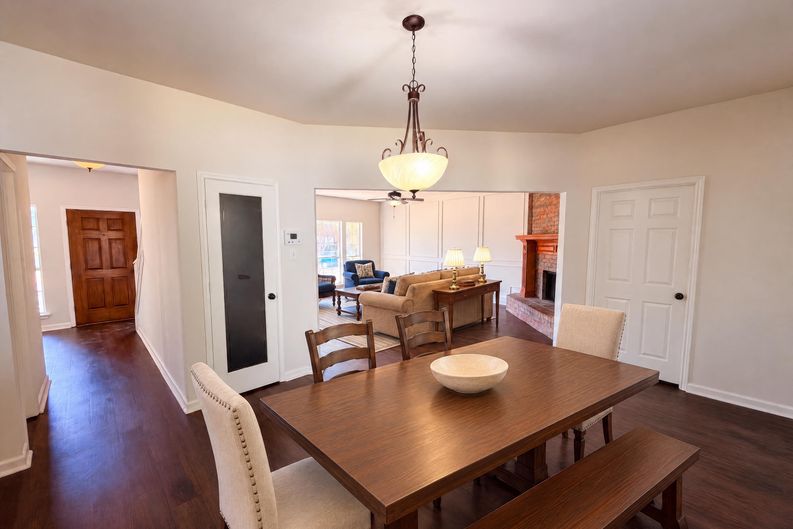 Photo 8 of 21 of 2405 Waterloo Ln, Mesquite, TX