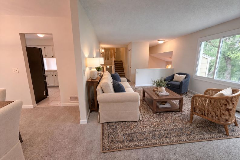 Photo 3 of 32 of 2509 Oakwood Dr, Burnsville, MN