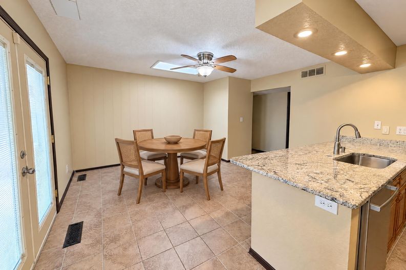 Photo 18 of 23 of 10336 Karen Ave NE, Albuquerque, NM