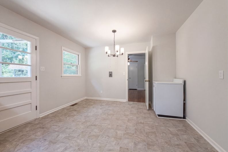 Photo 6 of 15 of 3811 Woodside Rd, Garner, NC