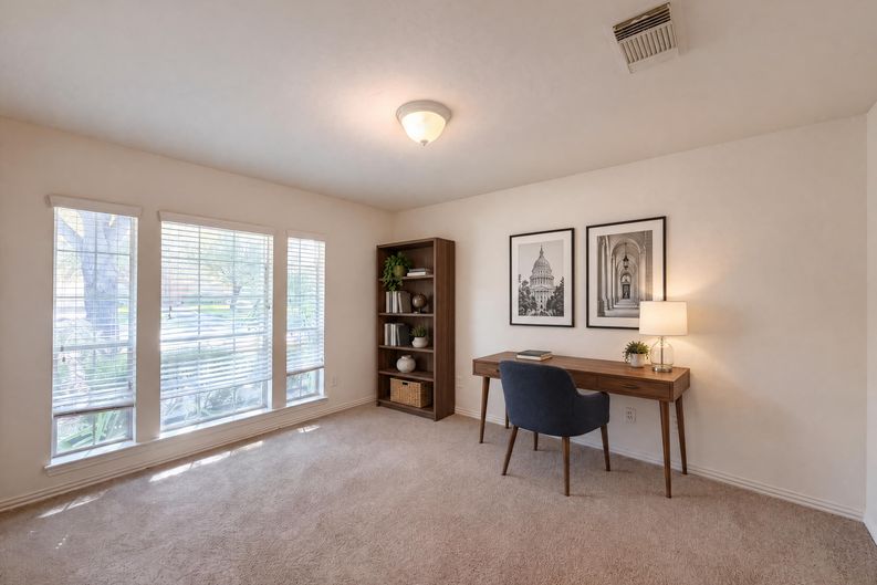Photo 15 of 24 of 5307 Chatham Hill Ln, Houston, TX