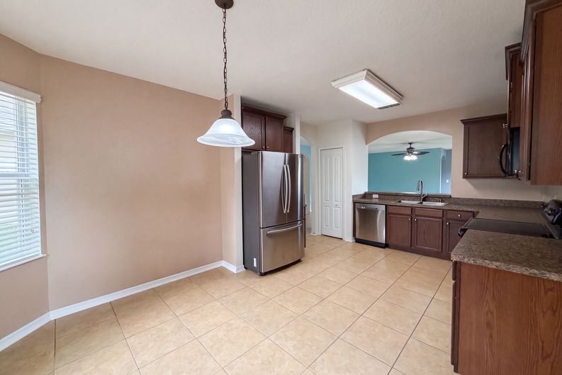 Photo 15 of 24 of 12902 Scout Ct, Grand Island, FL