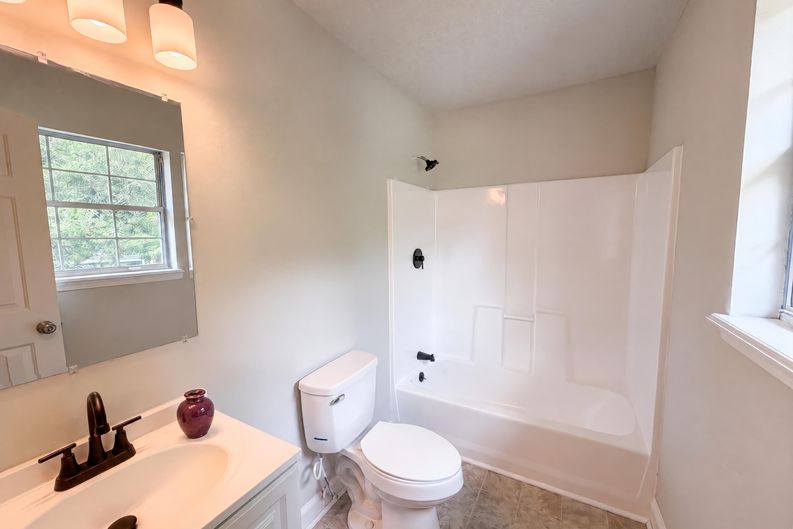 Photo 17 of 21 of 704 Morningside Dr, Mount Holly, NC