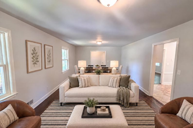 Photo 3 of 23 of 927 Greenlawn Dr, Columbia, SC
