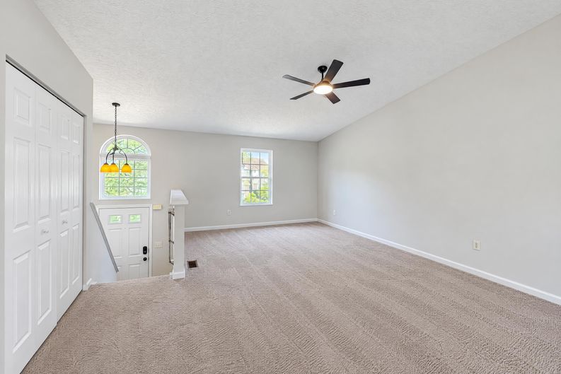 Photo 10 of 30 of 3308 Kady Ln, Columbus, OH