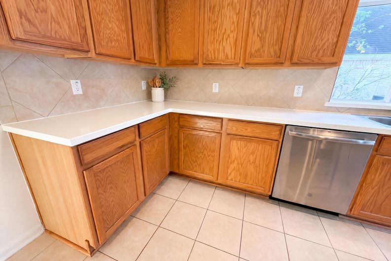 Photo 13 of 52 of 9019 Sunny Ridge Dr, Houston, TX