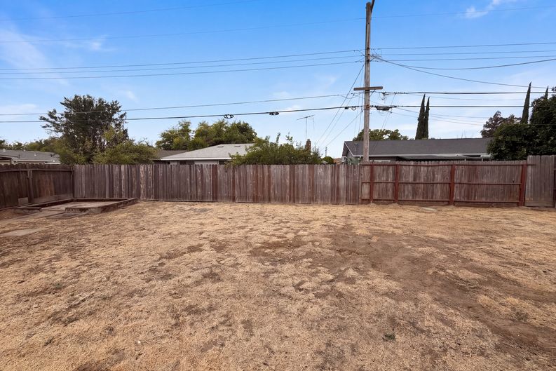 Photo 20 of 22 of 7550 Tamoshanter Way, Sacramento, CA