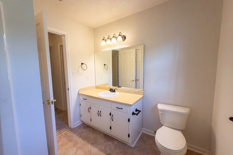 Photo 14 of 24 of 4706 Pineywood Dr SW, Decatur, AL