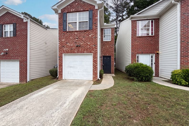 Photo 16 of 18 of 5080 Windsor Forrest Ln, Atlanta, GA