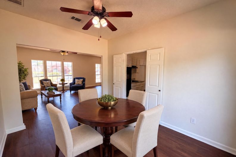Photo 10 of 21 of 2405 Waterloo Ln, Mesquite, TX