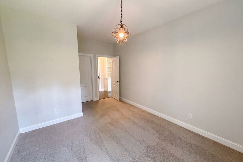 Photo 14 of 26 of 301 Cypresshill Ct, Simpsonville, SC