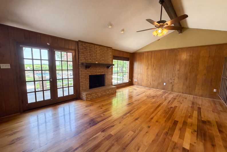 Photo 8 of 20 of 100 Dubb Ln, Red Oak, TX