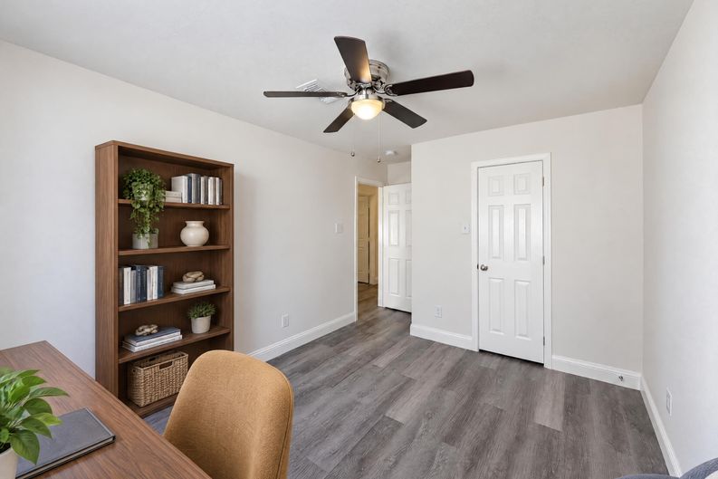 Photo 14 of 23 of 12938 Maile Park Dr, Houston, TX