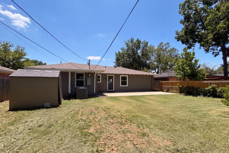 Photo 18 of 20 of 2415 Barnes Bridge Rd, Dallas, TX