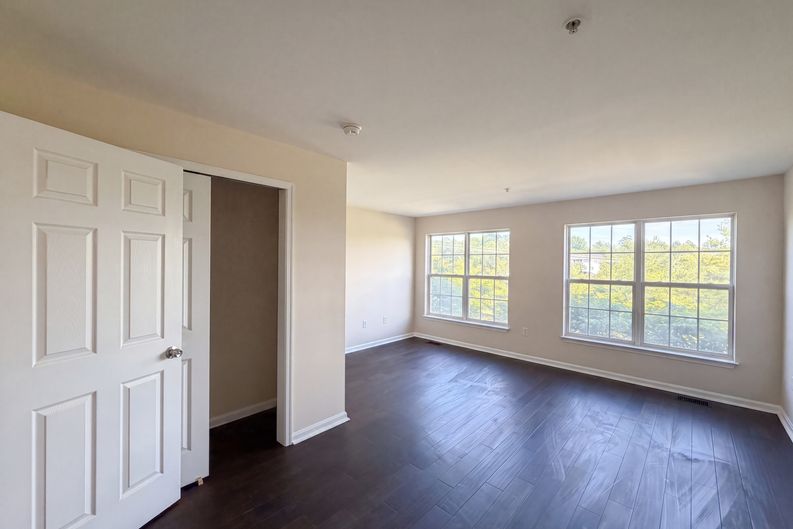 Photo 4 of 54 of 15489 Chopawamsic Ct, Woodbridge, VA