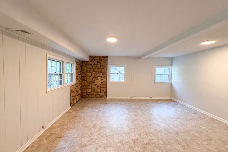 Photo 12 of 19 of 917 Hillview Dr, Cary, NC