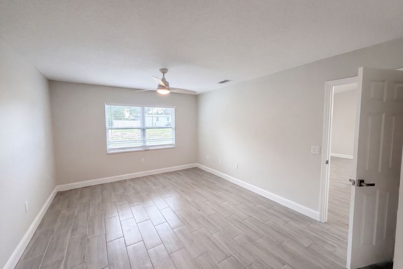Photo 10 of 37 of 8165 Ridge Rd, Weeki Wachee, FL