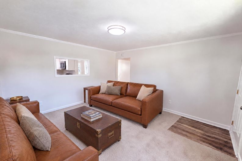 Photo 6 of 17 of 467 Oak Way, Lawrenceville, GA