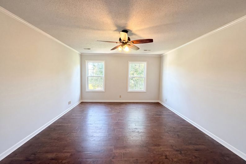Photo 9 of 24 of 1117 Thornberry Dr, Clarksville, TN