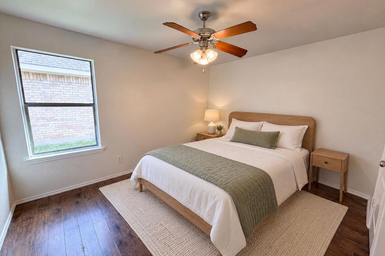 Photo 12 of 17 of 1618 Hillside Dr, Waxahachie, TX