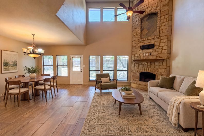 Photo 3 of 20 of 1305 Rocky Ridge Trl, Harker Heights, TX