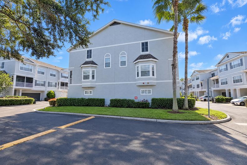 Photo 18 of 21 of 2334 Grand Central Pkwy, Orlando, FL