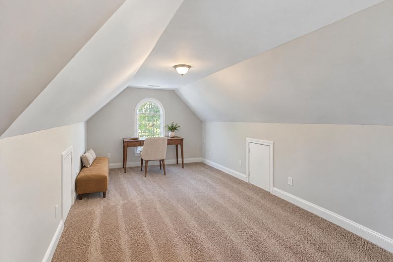 Photo 16 of 29 of 2916 Woodslope Dr, Raleigh, NC