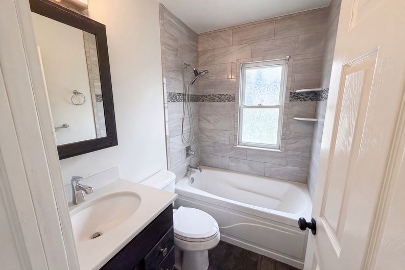 Photo 6 of 20 of 17590 Eastland St, Roseville, MI